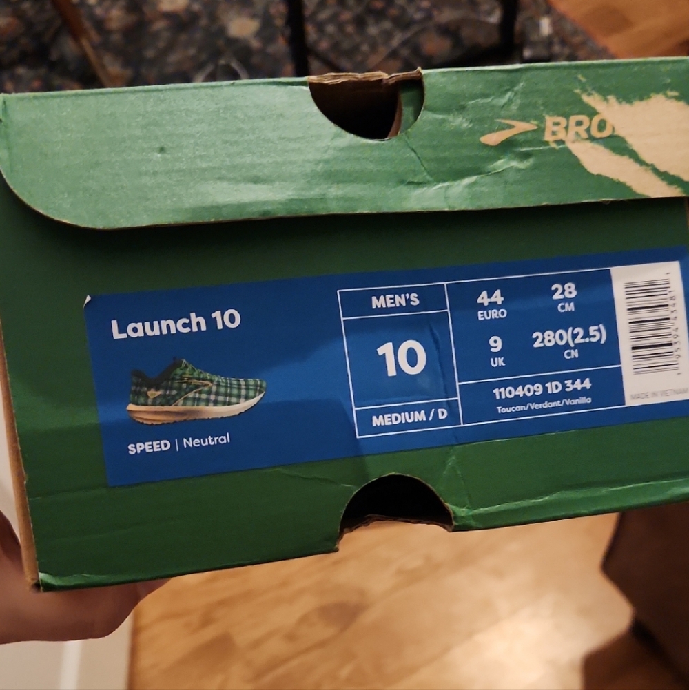 Brooks Launch 10 Men's Sneakers in Green and White